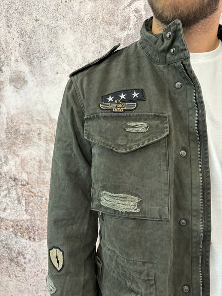 Field jacket militare con patch e rotture