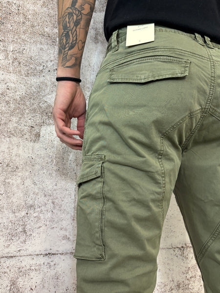 Pantalone cargo verde militare