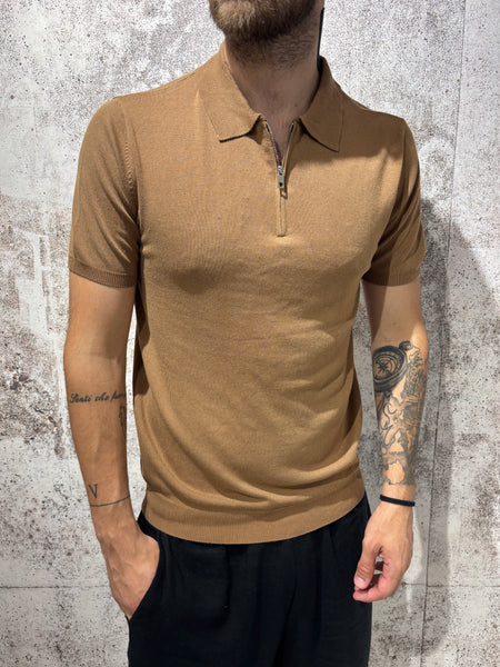 Polo in maglia zip tabacco