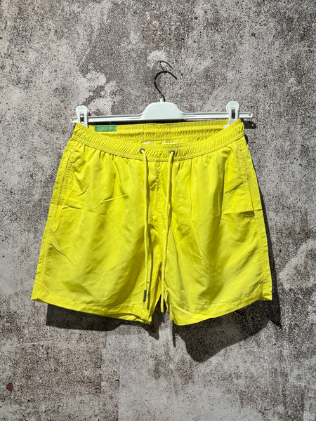 Costume giallo