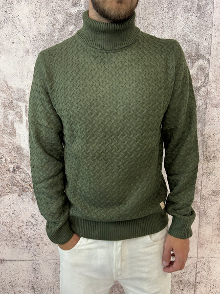 Dolcevita treccine verde militare