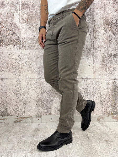 Pantalone chino microfantasia cognac