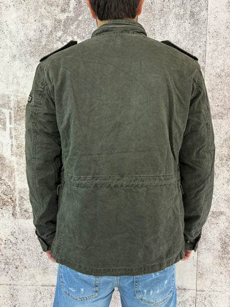 Field jacket militare con patch e rotture