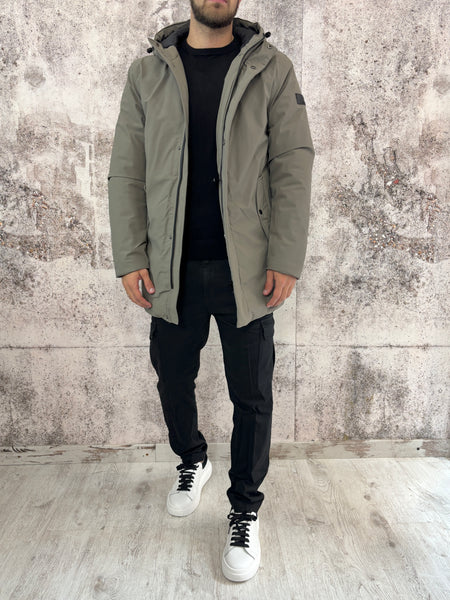 Giubbotto parka lungo col. Fango
