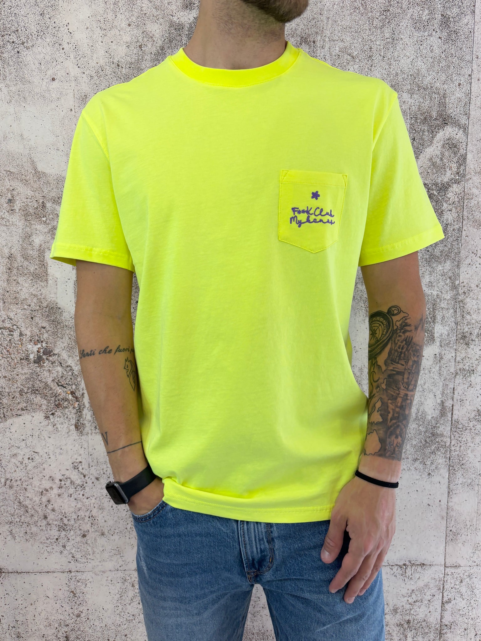 T-Shirt gialla  taschino e ricamo F**K
