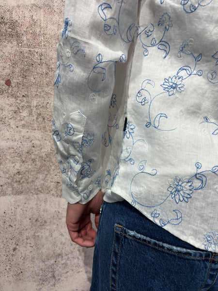 Blue floral print white linen shirt