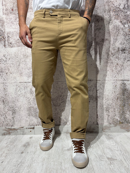 Pantalone chino cammello GL014B