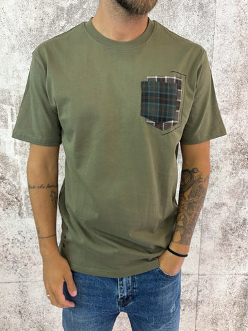 T-Shirt verde doppia tasca scozzese