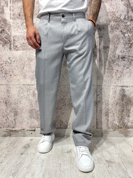 Pantalone palazzo grigio con pinces