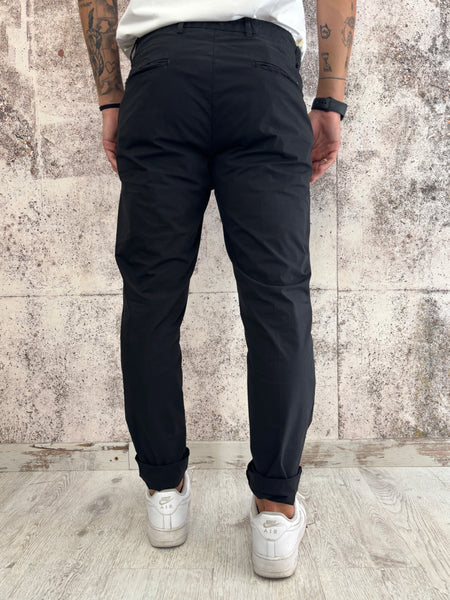 Pantalone chino nero