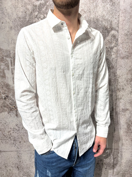 Camicia bianca ricamata
